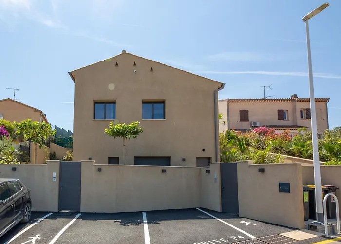 Akemi By Interhome Sainte-Maxime